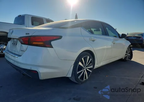 2021 Nissan Altima Sr z USA, uszkodzony, nr VIN 1N4AL4CV8MN329151